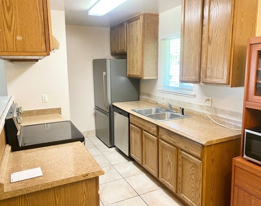 2576 W Fairmont Ave #204 - Photo Thumbnail 4