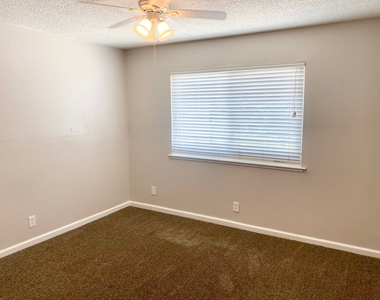 2576 W Fairmont Ave #204 - Photo Thumbnail 8