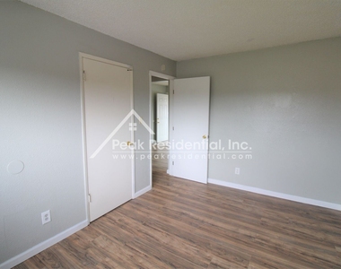 6042 Marysville Blvd - Photo Thumbnail 9