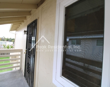 6042 Marysville Blvd - Photo Thumbnail 4