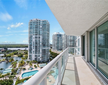 16400 Collins Ave - Photo Thumbnail 24