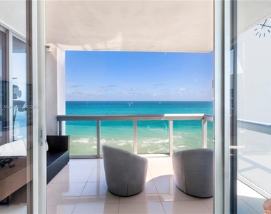 6899 Collins Ave - Photo Thumbnail 12