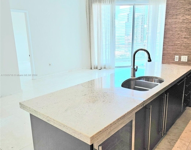 900 Brickell Key Blvd - Photo Thumbnail 15