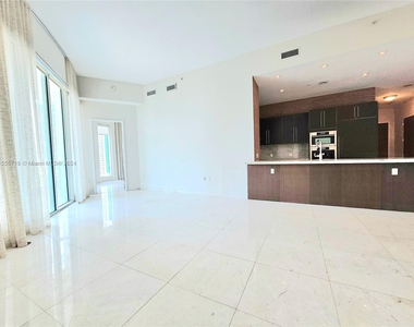 900 Brickell Key Blvd - Photo Thumbnail 13