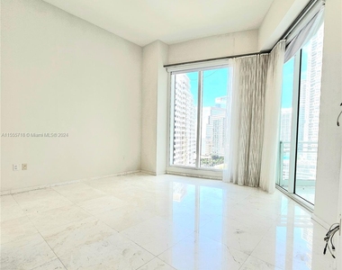 900 Brickell Key Blvd - Photo Thumbnail 6