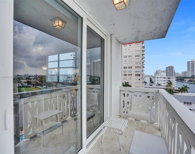 3113 S Ocean Dr - Photo Thumbnail 30