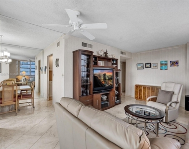 3113 S Ocean Dr - Photo Thumbnail 22