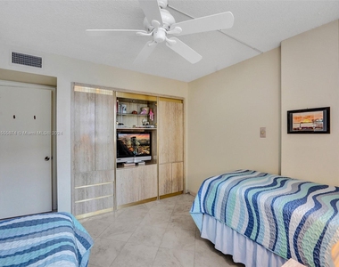 3113 S Ocean Dr - Photo Thumbnail 13