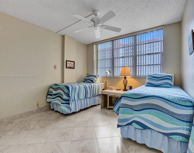 3113 S Ocean Dr - Photo Thumbnail 5