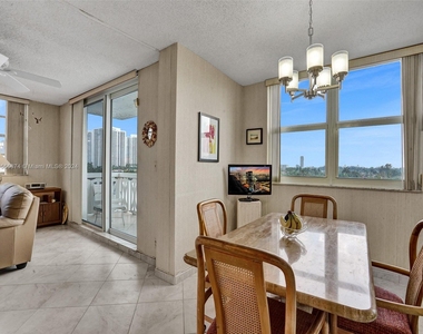 3113 S Ocean Dr - Photo Thumbnail 24