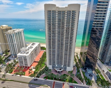 17201 Collins Ave - Photo Thumbnail 16