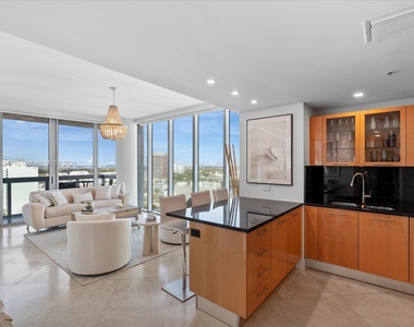 6899 Collins Ave - Photo Thumbnail 10