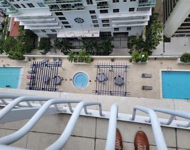 1200 Brickell Bay Dr - Photo Thumbnail 1