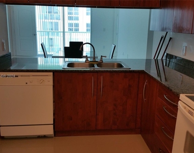 1200 Brickell Bay Dr - Photo Thumbnail 15