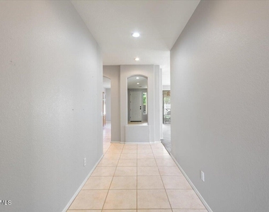 440 N Roger Way - Photo Thumbnail 1