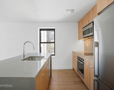 115 Pacific St - Photo Thumbnail 2