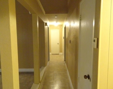 2610 E Williamsburg Manor - Photo Thumbnail 6