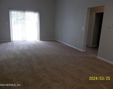 9505 Armelle Way - Photo Thumbnail 7