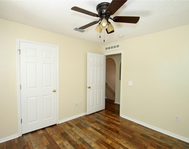 304 Thomasdale Avenue - Photo Thumbnail 21