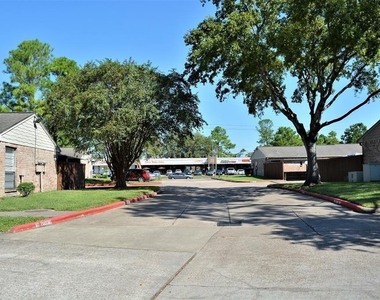 8801 Hammerly Boulevard - Photo Thumbnail 19