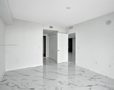 330 Sunny Isles Blvd - Photo Thumbnail 9