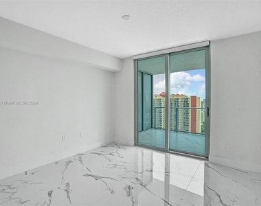 330 Sunny Isles Blvd - Photo Thumbnail 18