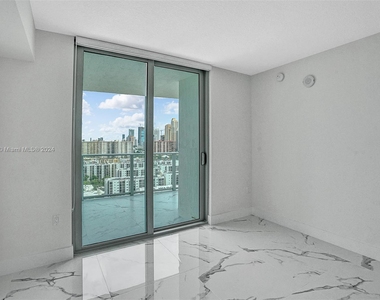 330 Sunny Isles Blvd - Photo Thumbnail 20