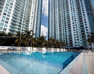 950 Brickell Bay Dr - Photo Thumbnail 37