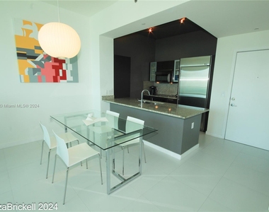 950 Brickell Bay Dr - Photo Thumbnail 7