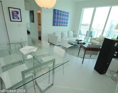 950 Brickell Bay Dr - Photo Thumbnail 5