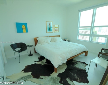 950 Brickell Bay Dr - Photo Thumbnail 35