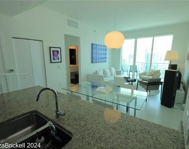 950 Brickell Bay Dr - Photo Thumbnail 10