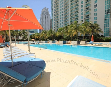 950 Brickell Bay Dr - Photo Thumbnail 15