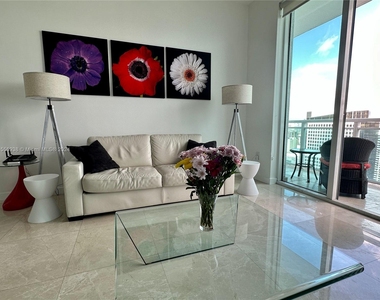 950 Brickell Bay Dr - Photo Thumbnail 2