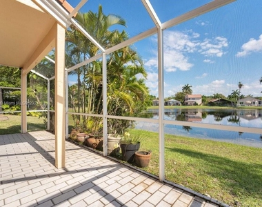 1408 Harbour Side Dr - Photo Thumbnail 32