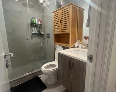 50 West 34th Street - Photo Thumbnail 1
