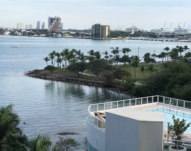 2020 N Bayshore Dr - Photo Thumbnail 8