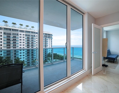 2301 Collins Ave - Photo Thumbnail 2