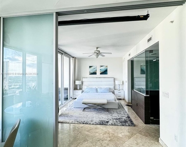 1040 Biscayne Blvd - Photo Thumbnail 7