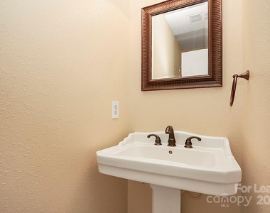 6446 Matlea Court - Photo Thumbnail 25