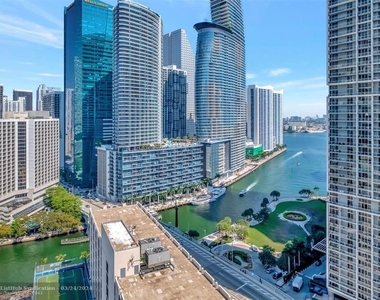 500 Brickell Ave - Photo Thumbnail 31