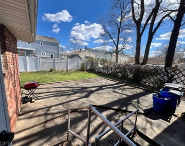 1575 Lenox Pl - Photo Thumbnail 14