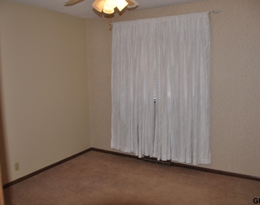 836 S 131 Street - Photo Thumbnail 18