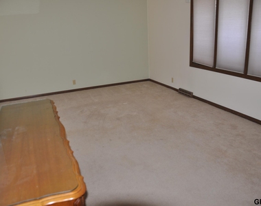 836 S 131 Street - Photo Thumbnail 16