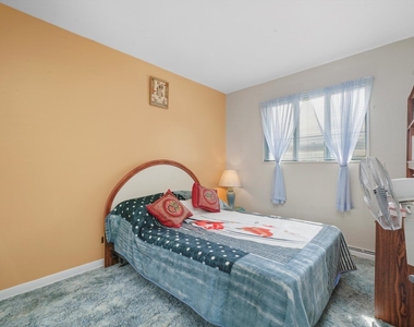 2531 W Howard Street - Photo Thumbnail 12