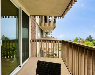 6542 Ocean Crest Drive - Photo Thumbnail 23