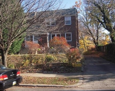 526 Glen Echo Rd - Photo Thumbnail 0