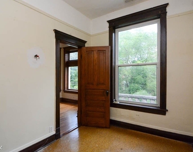 3832 N. Fremont, Unit 8 - Photo Thumbnail 17