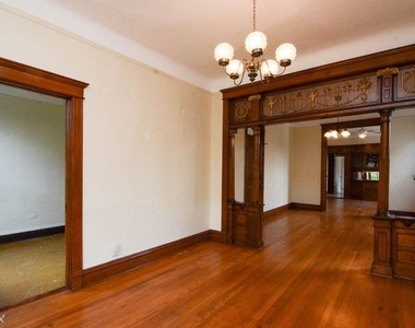 3832 N. Fremont, Unit 8 - Photo Thumbnail 11