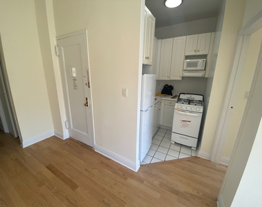 East 84th Street - Photo Thumbnail 3